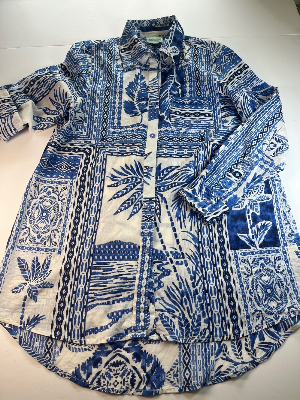 True Destinations Navy and White Floral Print button down shirt tunic Sz M
